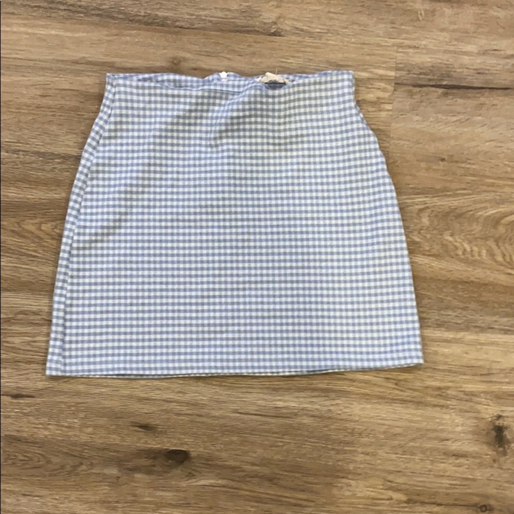 Adorable skirt, plaid pattern!
